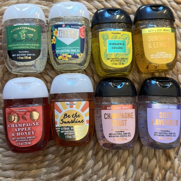 Bath & Body Works Bundle w/ Holder & 8 Hand Sanitizers - Picture 3 of 3